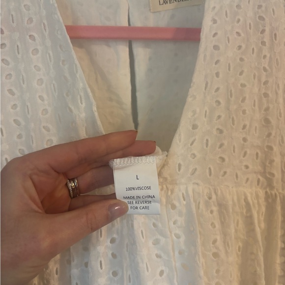 Elegant White Lace Dress - Picture 8 of 8